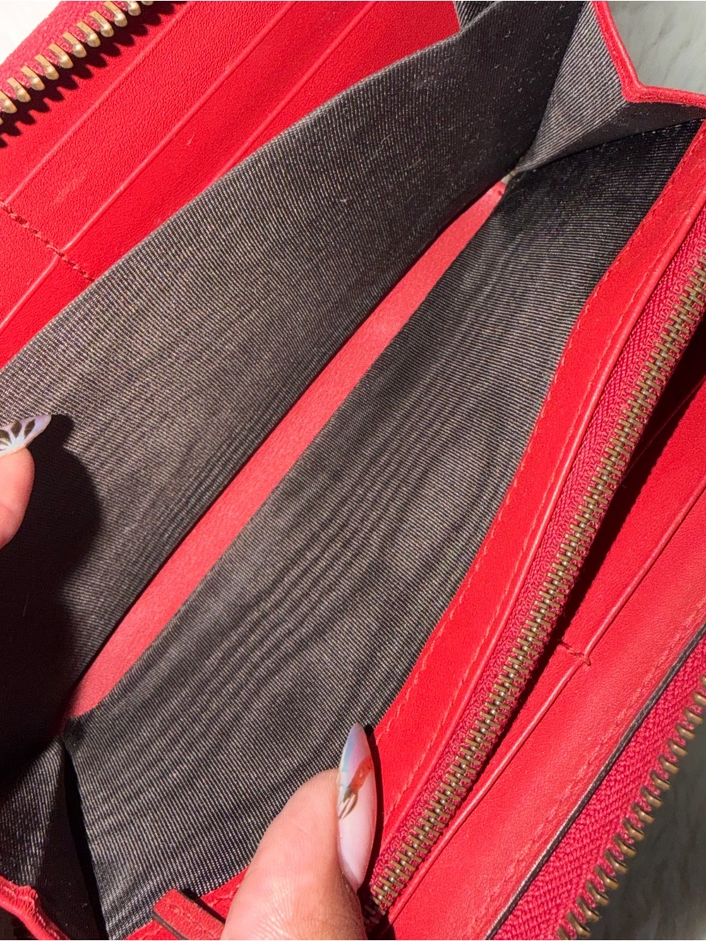 Gucci Queen Margaret Bee Zip Wallet- GOOD CONDITION - Picture 8 of 13